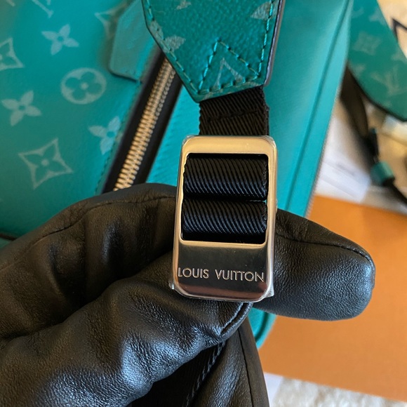 Louis Vuitton Outdoor Messenger Green Taigarama - Picture 3 of 8